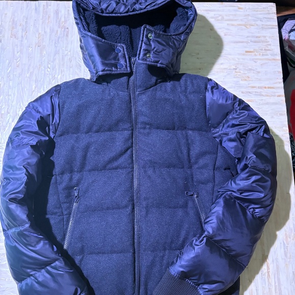 Uniqlo Navy Puffer - Picture 1 of 5